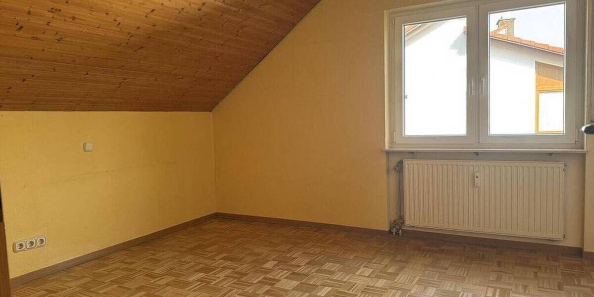 Schicke Maisonette-Wohnung in Toplage von Öhringen-Süd mit großer Terrasse, Kaminofen und Galerie 4 zimmer