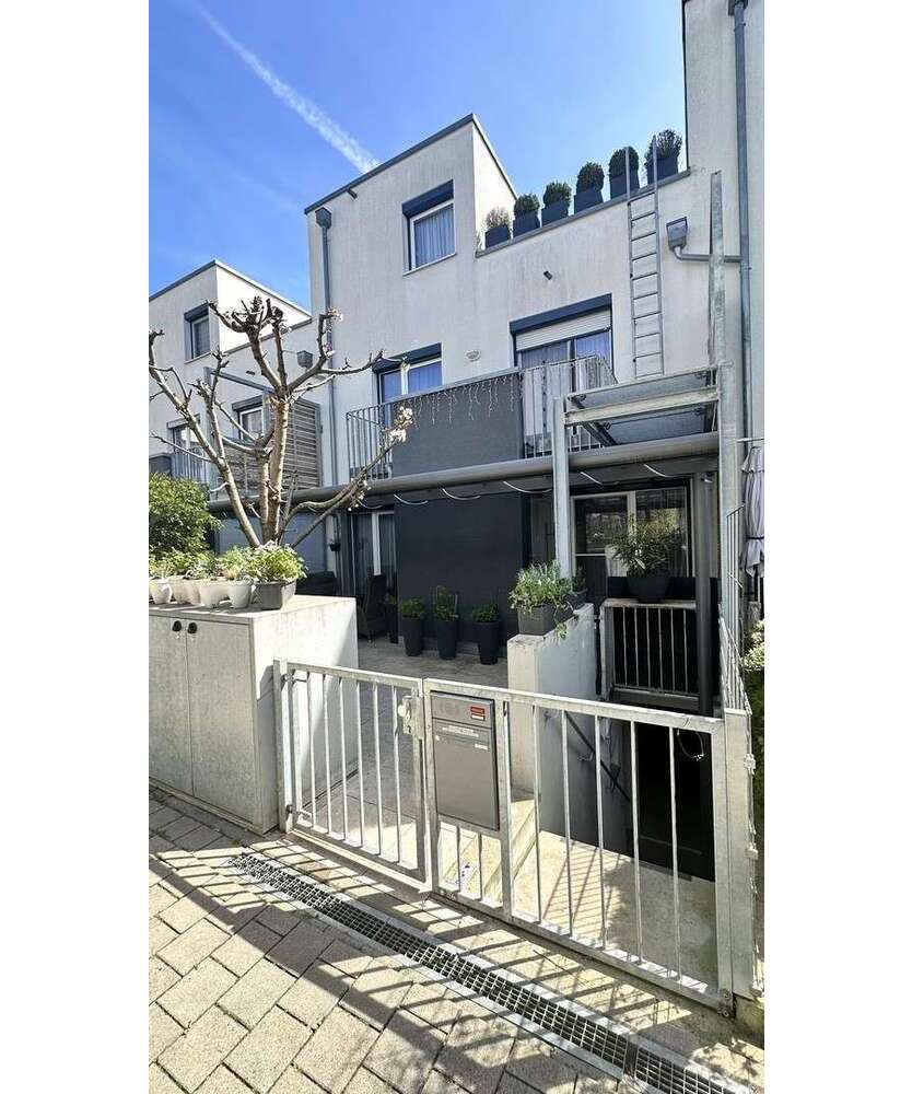 Haus zum Kaufen in REMSECK AM NECKAR 810.000 € 141 m²