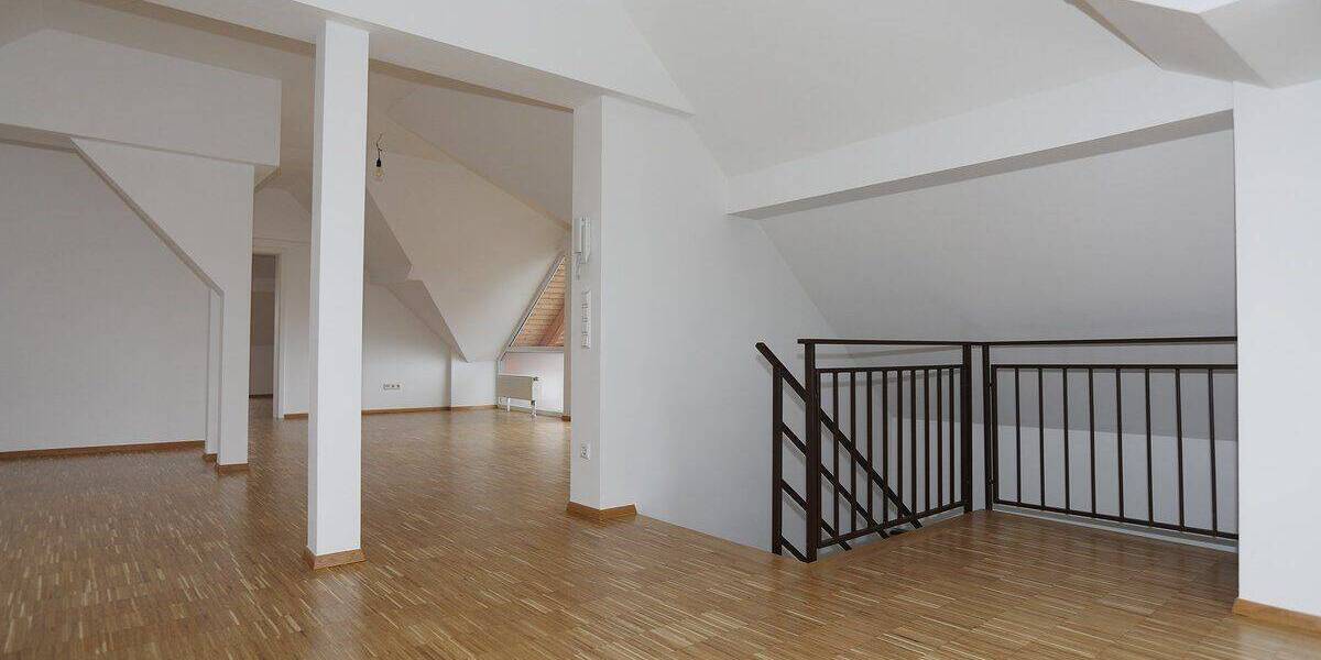 Etagenwohnung Bönnigheim - 2 Zimmer, 102 m&sup2;, 950&euro; | Angebot:26904110