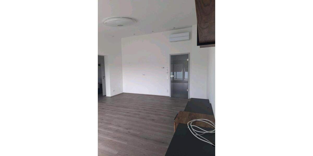 Dachgeschoßwohnung Oedheim - 4 Zimmer, 105 m&sup2;, 1.600&euro; | Angebot:24554516