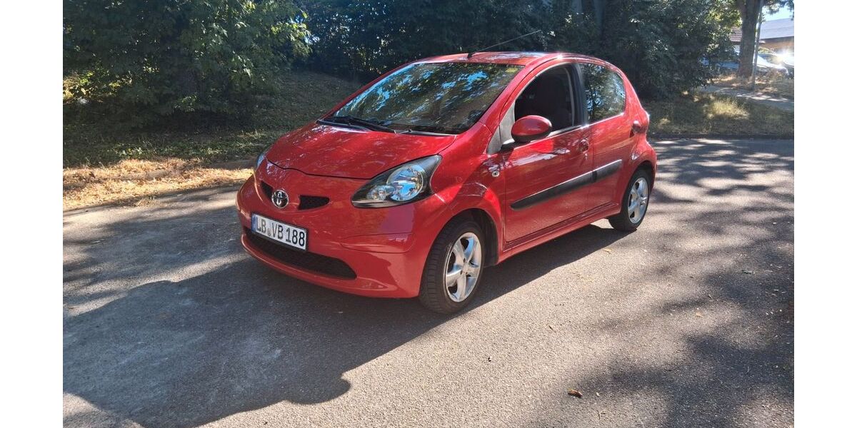 Toyota Aygo (X) 106.000 km 2.500 &euro; Steinheim a.d.Murr 71711