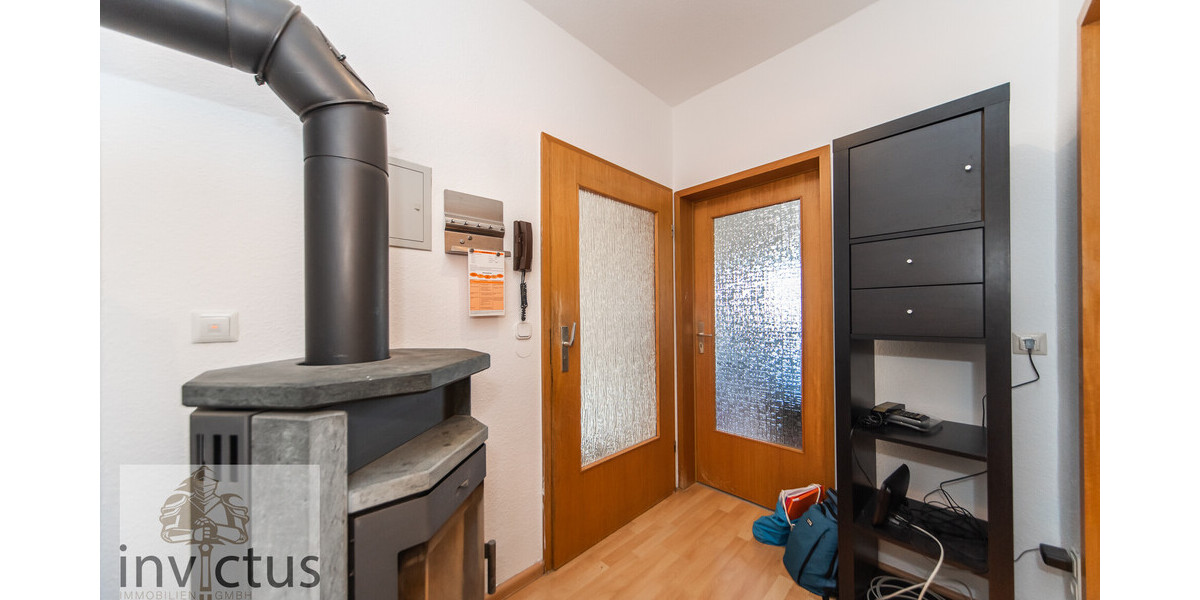 Dreifamilienhaus mit großem Garten, Terrasse u. Loggia! Wohnen und Vermieten unter einem Dach. 8 zimmer