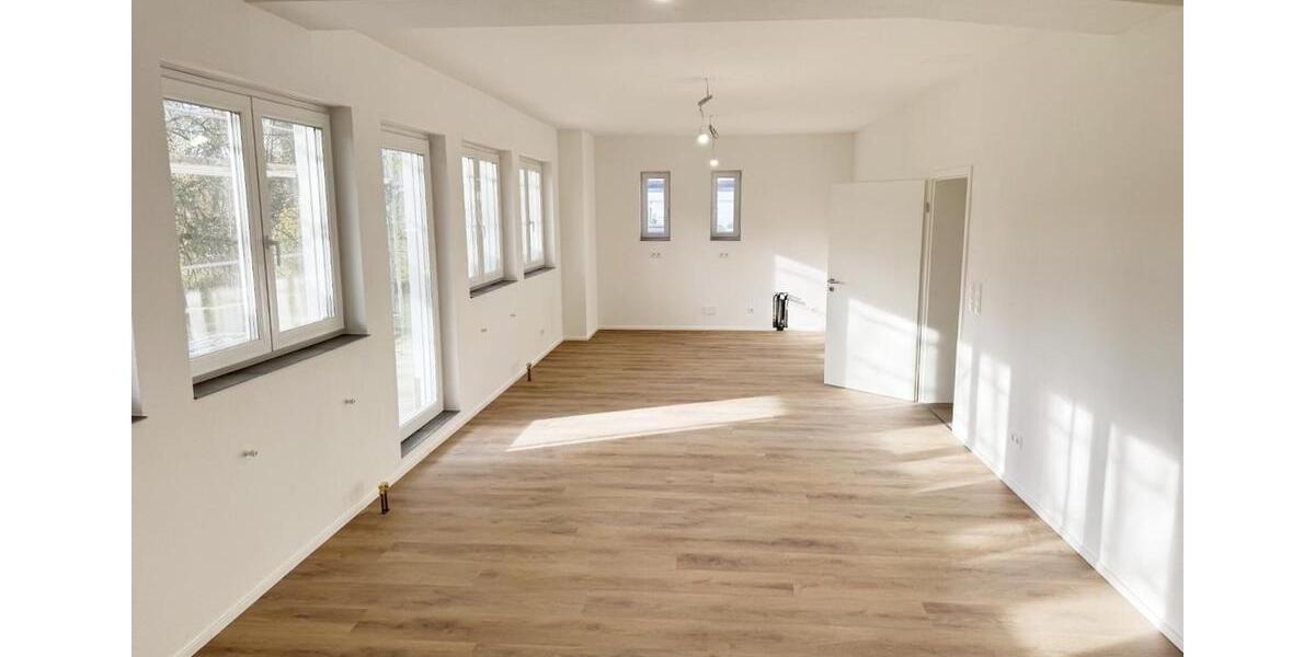 Modernisierte Erdgeschosswohnung mit Terrasse und Garten 2 zimmer