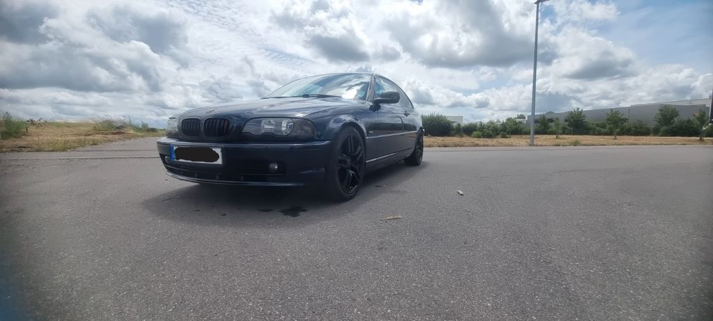 BMW 323 214.000 km 5.400 &euro; Erligheim 74391