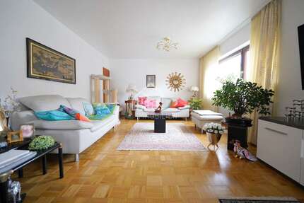 Haus zum Kaufen in Leingarten 535.000 € 177.85 m² 8 zimmer