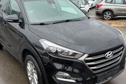Hyundai TUCSON 92.000 km 13.499 &euro; Gundelsheim 74831