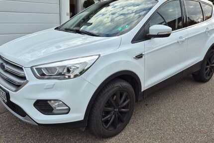 Ford Kuga 102.000 km 12.100 € Bad Wimpfen 74206