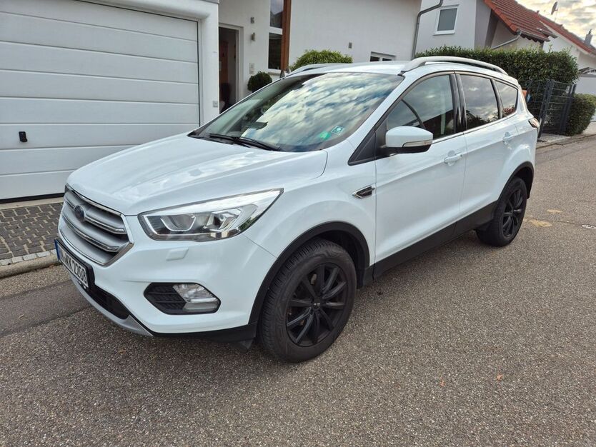 Ford Kuga 102.000 km 12.900 € Bad Wimpfen 74206