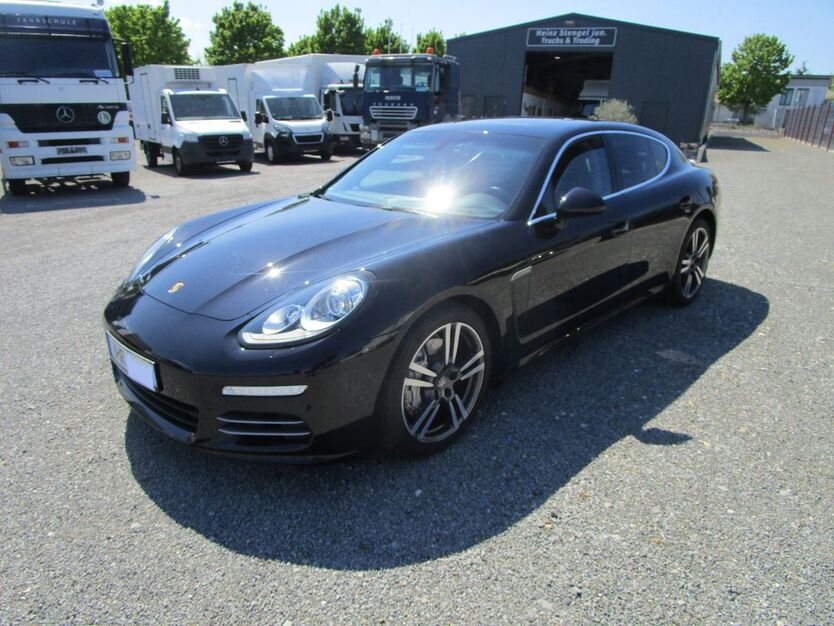 Porsche Panamera 64.000 km 43.500 € Öhringen 74613