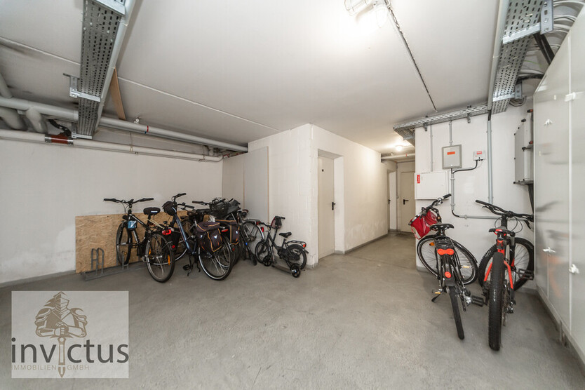 Modernisiertes Wohnung mit Balkon & Tiefgaragenstellplatz – zentral und ruhig gelegen 3 zimmer