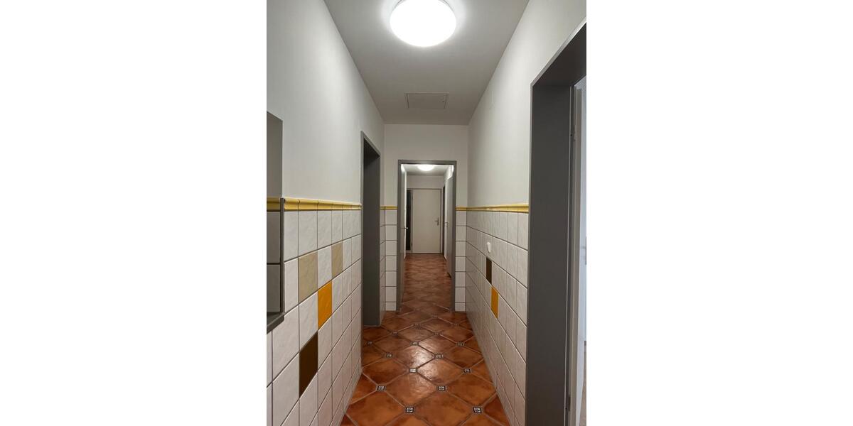 Hochparterre Ludwigsburg - 5.5 Zimmer, 115 m&sup2;, 1.560&euro; | Angebot:26504465