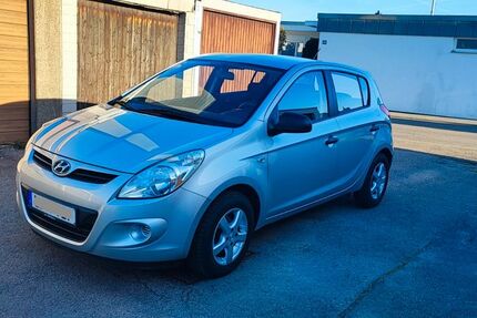 Hyundai i20 124.527 km 3.450 &euro; Erligheim 74391