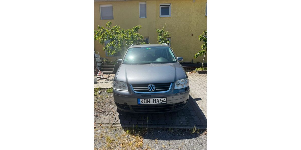 VW Touran 300.000 km 1.450 &euro; Bretzfeld 74626
