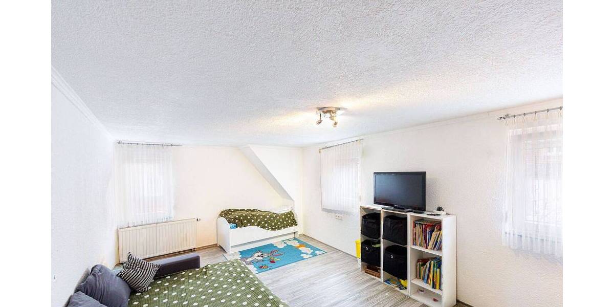 Etagenwohnung Vaihingen an der Enz - 3 Zimmer, 87 m&sup2;, 240.000&euro; | Angebot:26345664