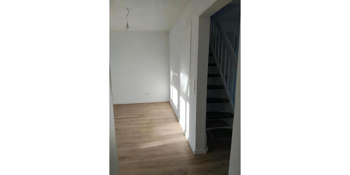 Etagenwohnung Mundelsheim - 3 Zimmer, 45 m&sup2;, 700&euro; | Angebot:26325748
