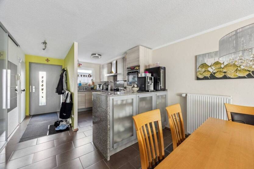 Modern und gepflegt: Reihenhaus für die ganze Familie 5 zimmer