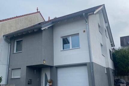 Haus Besigheim - 5.5 Zimmer, 179 m&sup2;, 2.250&euro; | Angebot:25050250