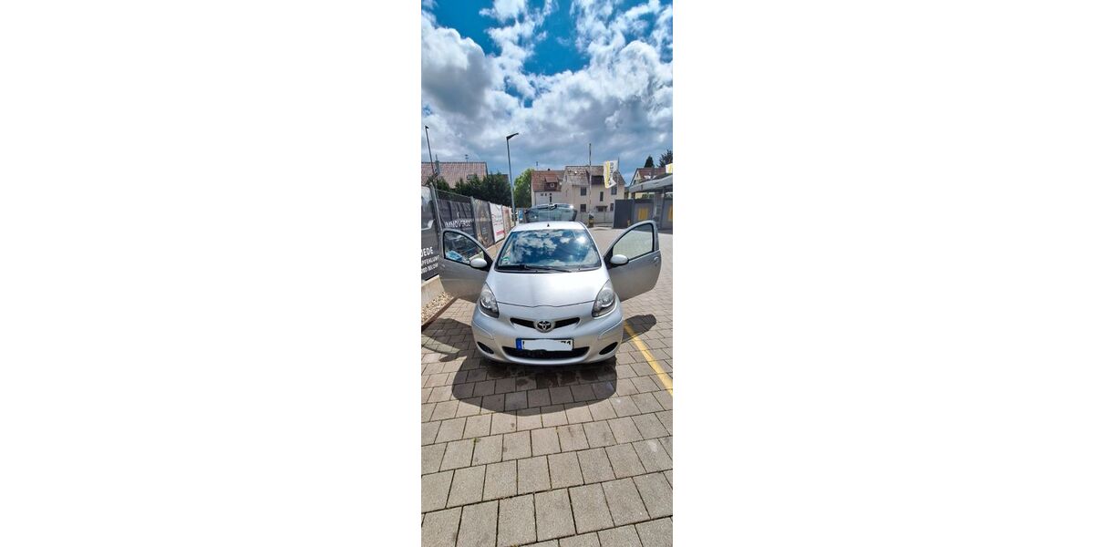 Toyota Aygo (X) 98.000 km 4.200 &euro; Ludwigsburg 71636