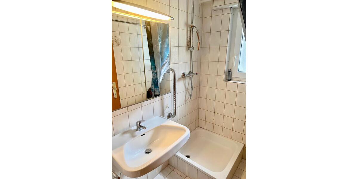 Einfamilienhaus Sinsheim - 6 Zimmer, 162 m&sup2;, 400&euro; | Angebot:25054639