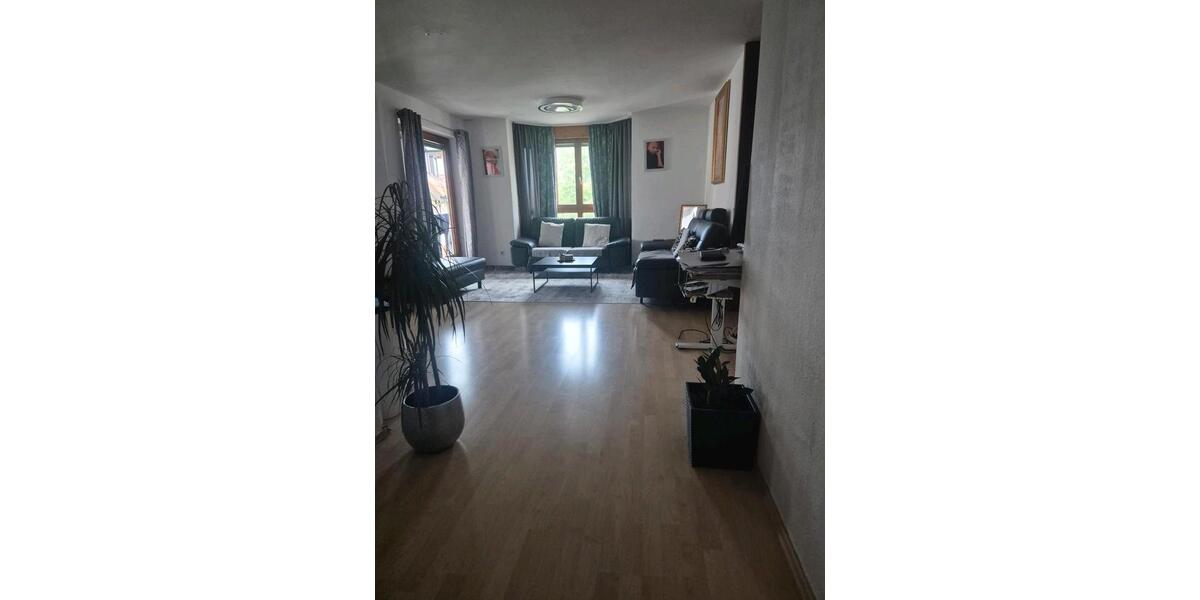 Etagenwohnung Löchgau - 4.5 Zimmer, 98 m&sup2;, 1.300&euro; | Angebot:26544133