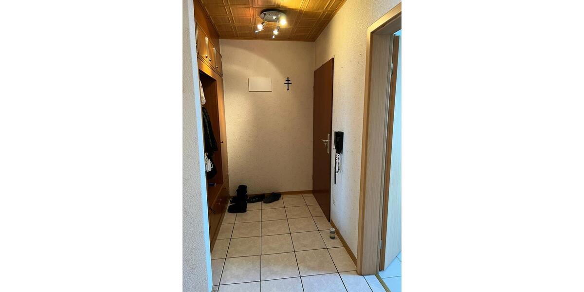 3-Zimmer-Wohnung in MarkgröningenLB mit EBK und STKeller 3 zimmer