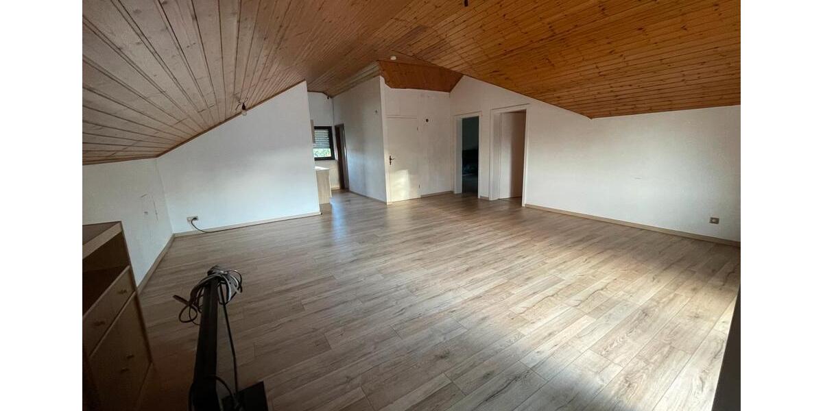 Dachgeschoßwohnung Elztal - 3 Zimmer, 700&euro; | Angebot:23086849