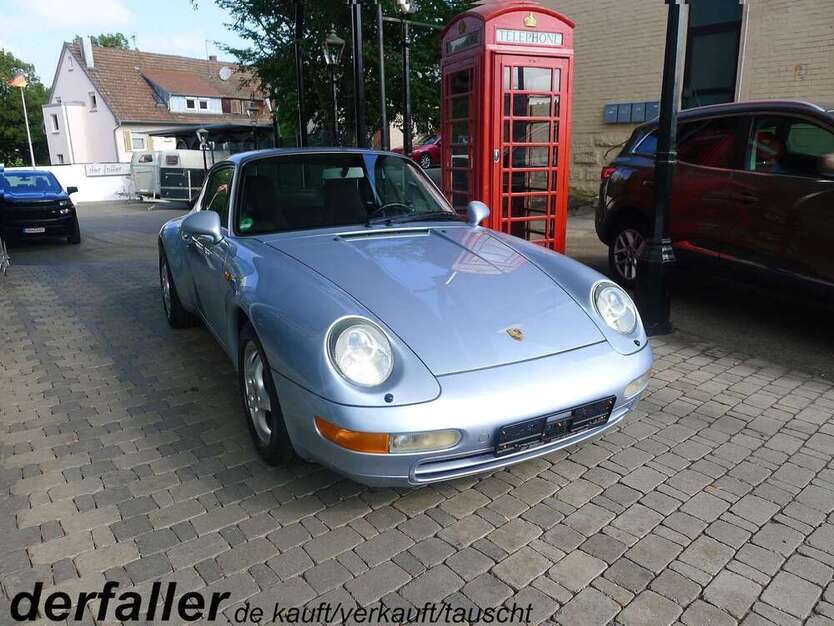 993