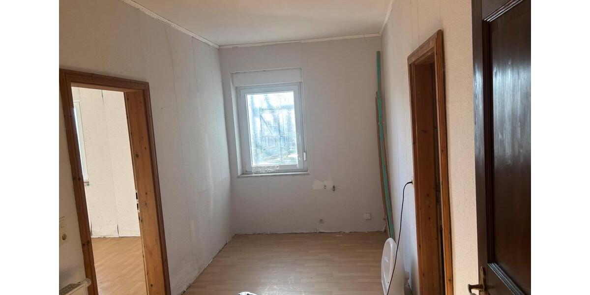 Etagenwohnung Kirchardt - 5 Zimmer, 150 m&sup2;, 1.250&euro; | Angebot:27572613