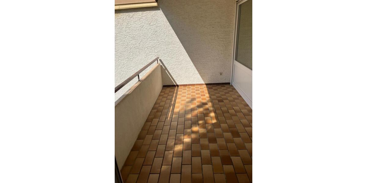 Etagenwohnung Weinsberg - 3.5 Zimmer, 85 m&sup2;, 280.000&euro; | Angebot:26898357
