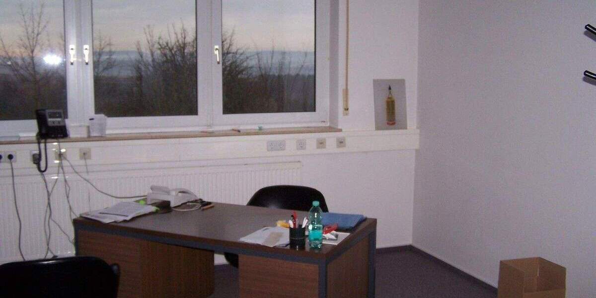 VermietungVerkauf 6.300 qm für ProduktionVertriebVerwaltung zimmer