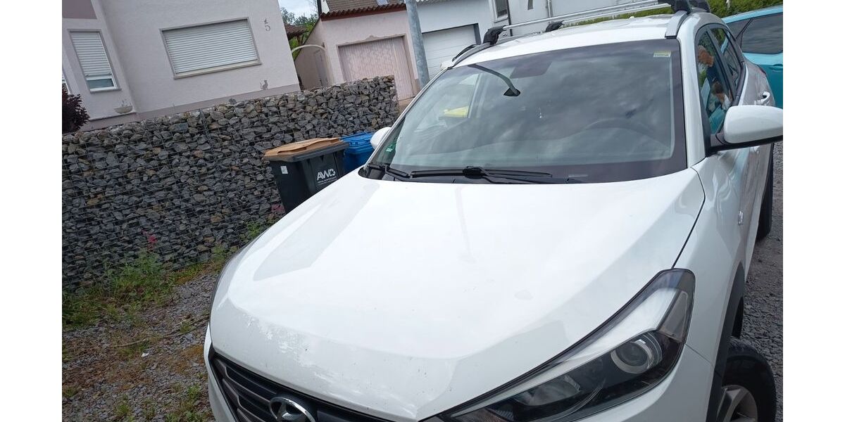 Hyundai TUCSON 112.000 km 12.450 &euro; Hardthausen 74239