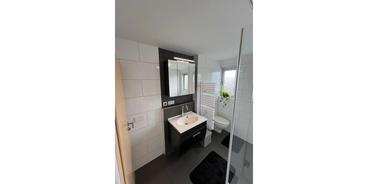 Etagenwohnung Ludwigsburg Oßweil - 3 Zimmer, 70 m&sup2;, 820&euro; | Angebot:25592536