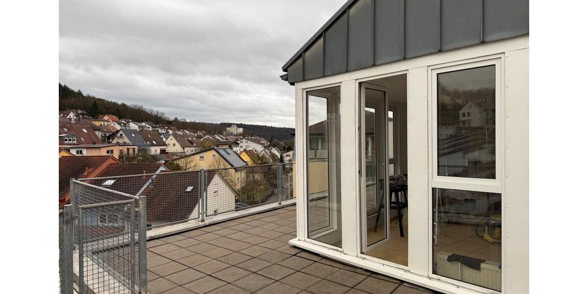 Penthouse-Feeling in Mosbach – Dachterrasse, Aufzug & Tiefgarage 1 zimmer