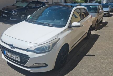 Hyundai i20 98.000 km 9.100 &euro; Bietigheim bissingen 74321