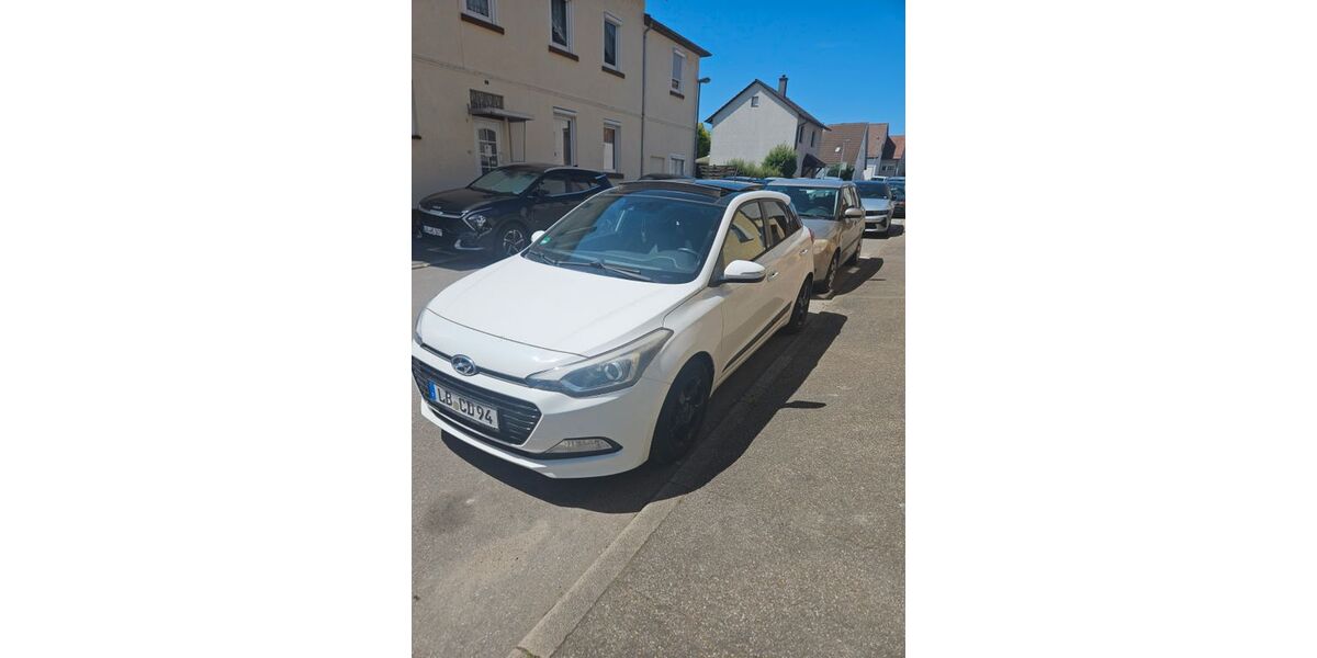 Hyundai i20 98.000 km 9.800 &euro; Bietigheim bissingen 74321