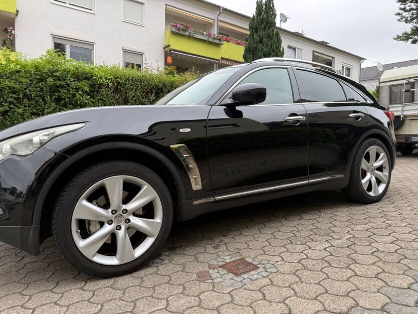 INFINITI FX 234.000 km 8.200 € Heilbronn 74078