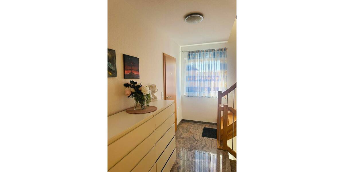 Mehrfamilienhaus, Wohnhaus Sersheim - 6 Zimmer, 160 m&sup2;, 1.850&euro; | Angebot:26260055