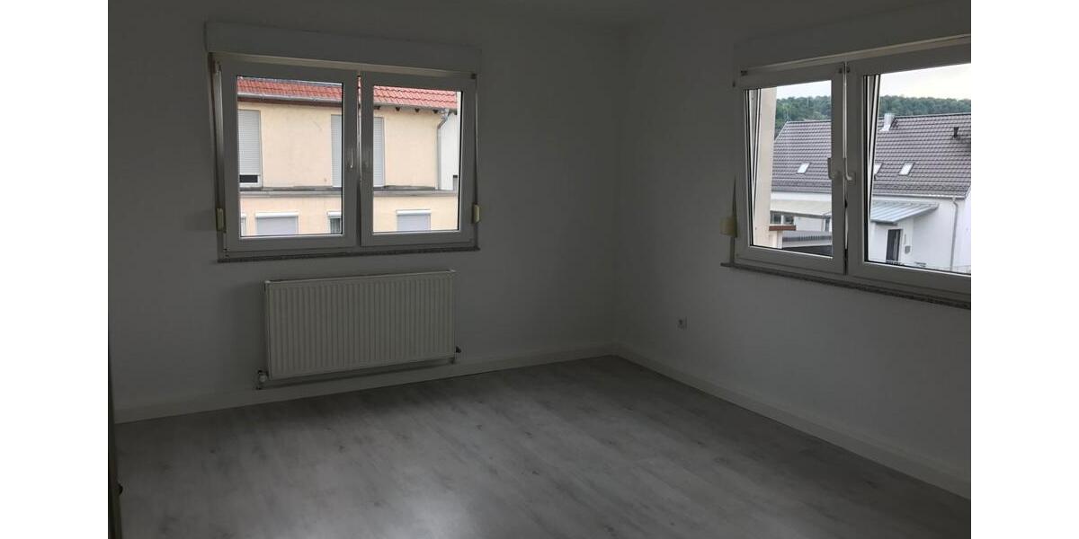 Etagenwohnung Gundelsheim - 3 Zimmer, 88 m&sup2;, 900&euro; | Angebot:26195039