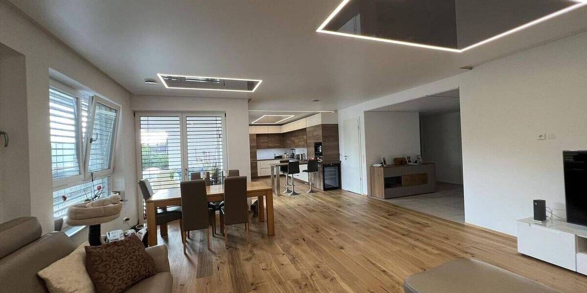 Exklusive, perfekt ausgestattete 5 12 Zimmer-Wohnung mit großer Terrasse und Aufzug zu verkaufen 5 zimmer