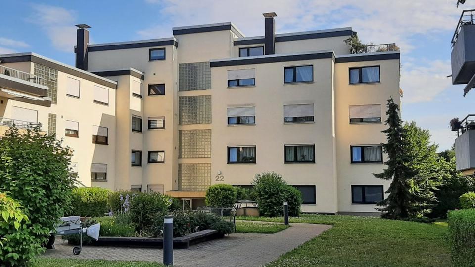 3,5 Zimmer Wohnung + Hobbyraum mit separatem WC u. Dusche 3.5 zimmer