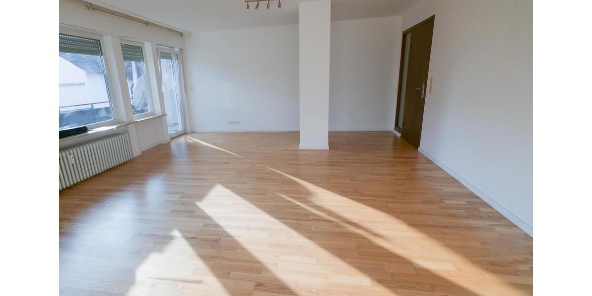 Dachgeschoßwohnung Freiberg am Neckar - 2 Zimmer, 66 m&sup2;, 900&euro; | Angebot:25422858