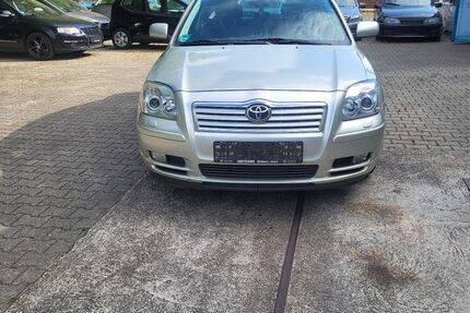 Toyota Avensis 223.031 km 2.899 &euro; Neckarsulm 74172