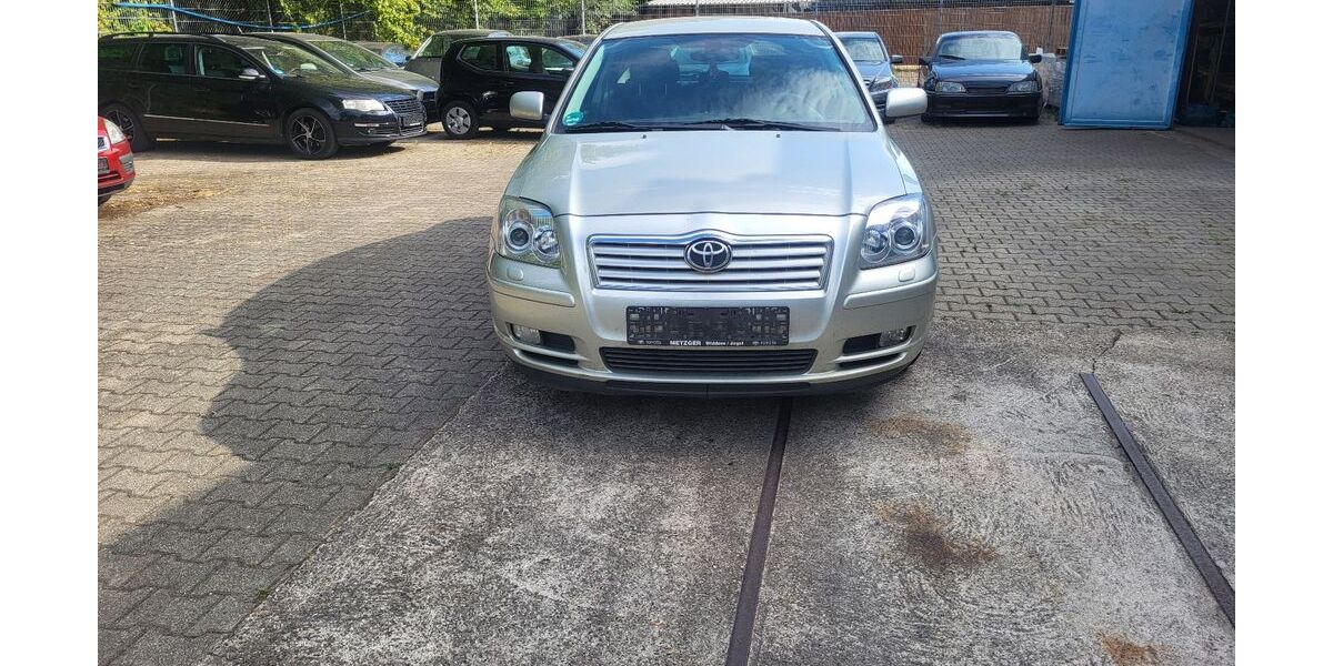 Toyota Avensis 223.031 km 2.899 &euro; Neckarsulm 74172