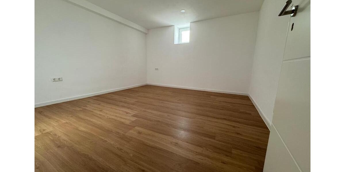 Etagenwohnung Sachsenheim - 5 Zimmer, 94 m&sup2;, 1.070&euro; | Angebot:24598425