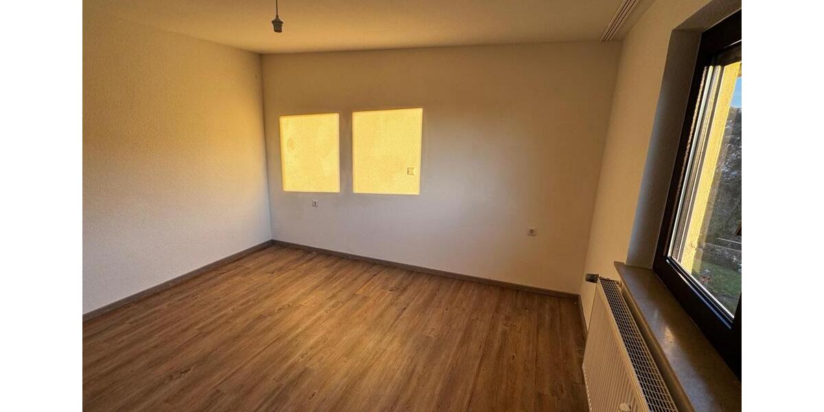 Mehrfamilienhaus, Wohnhaus Backnang - 8 Zimmer, 163 m&sup2;, 423.000&euro; | Angebot:27153401