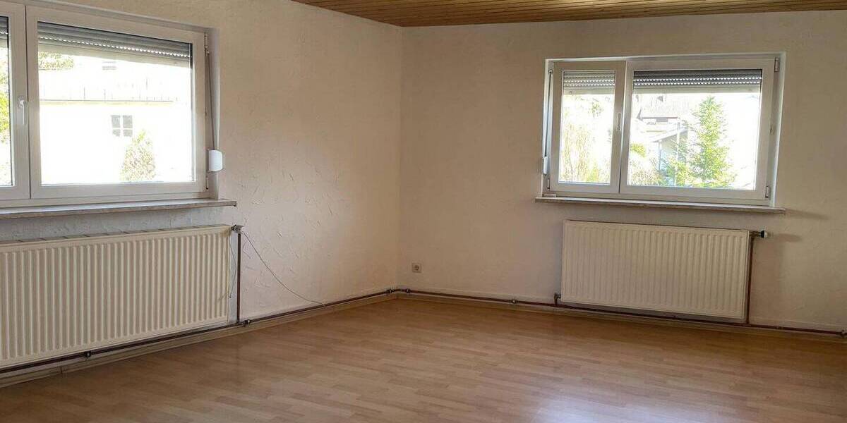 Mehrfamilienhaus, Wohnhaus Sachsenheim Kleinsachsenheim - 6 Zimmer, 172 m&sup2;, 349.000&euro; | Angebot:26108174