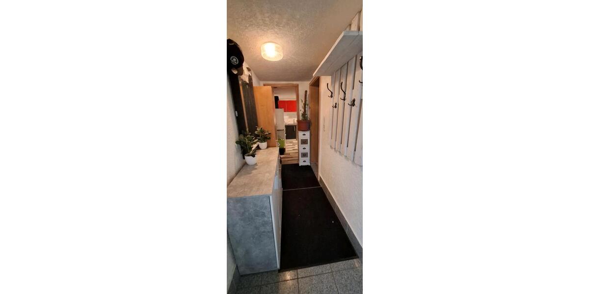 3-zimmer Wohnung 70m mit keller 2 Stellplätze zimmer