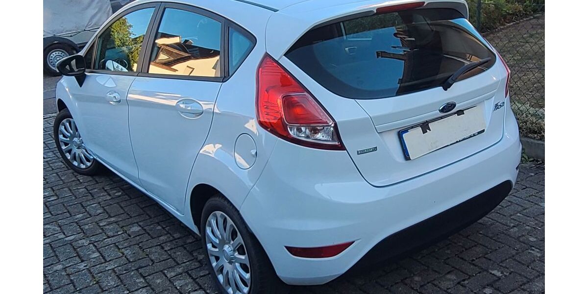 Ford Fiesta 49.000 km 8.190 &euro; Ludwigsburg 71634