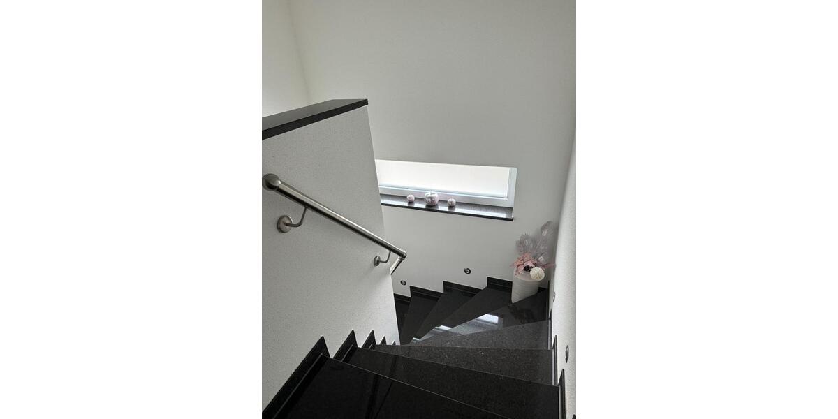 Doppelhaushälfte Brackenheim - 4.5 Zimmer, 145 m&sup2;, 740.000&euro; | Angebot:26074032