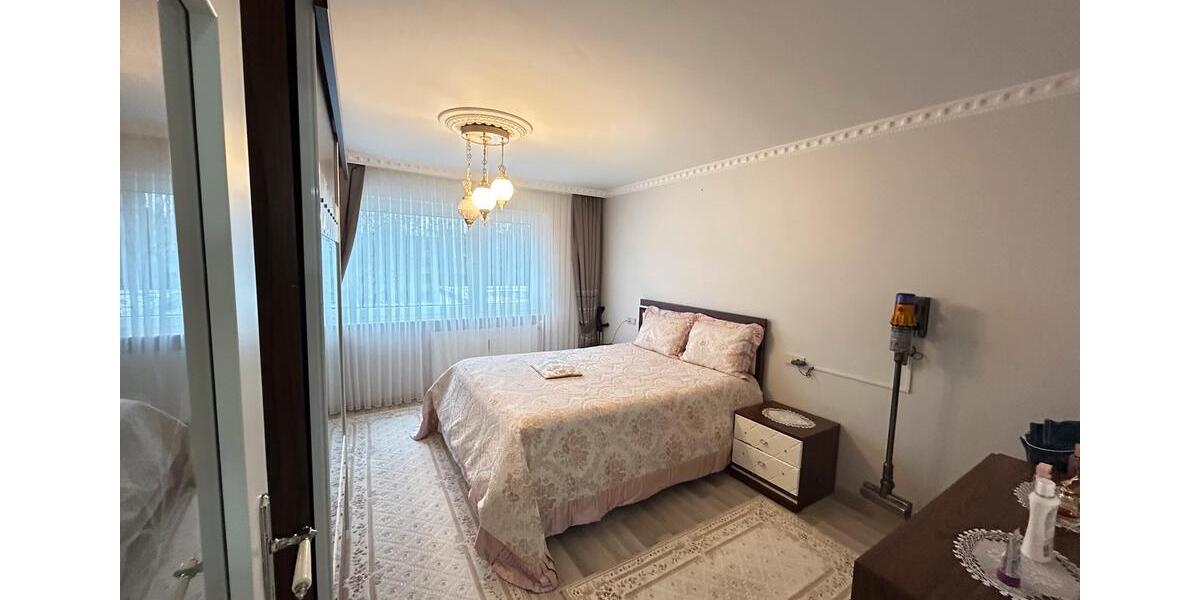 Provisionsfrei 4,5-Zimmer-ETW Wintergarten & Gartenanteil &Garage 4.5 zimmer